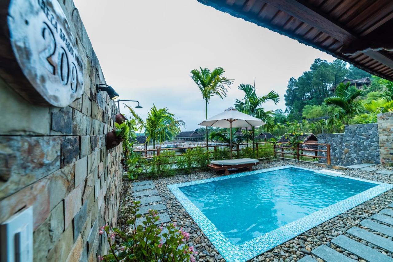 Sankofa Village Hill & 5* Hue