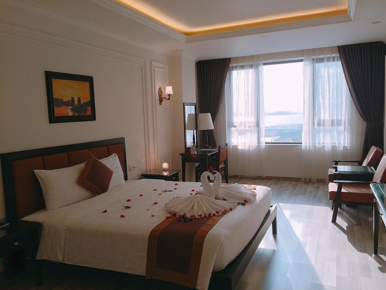 Galaxy Halong Khách sạn Hạ Long