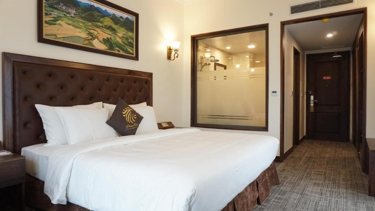 Phoenix Hotel 4*