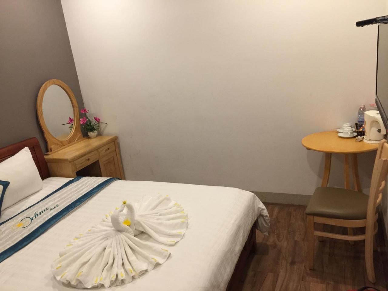 Khach San Gia Tot Peaceful Hotel