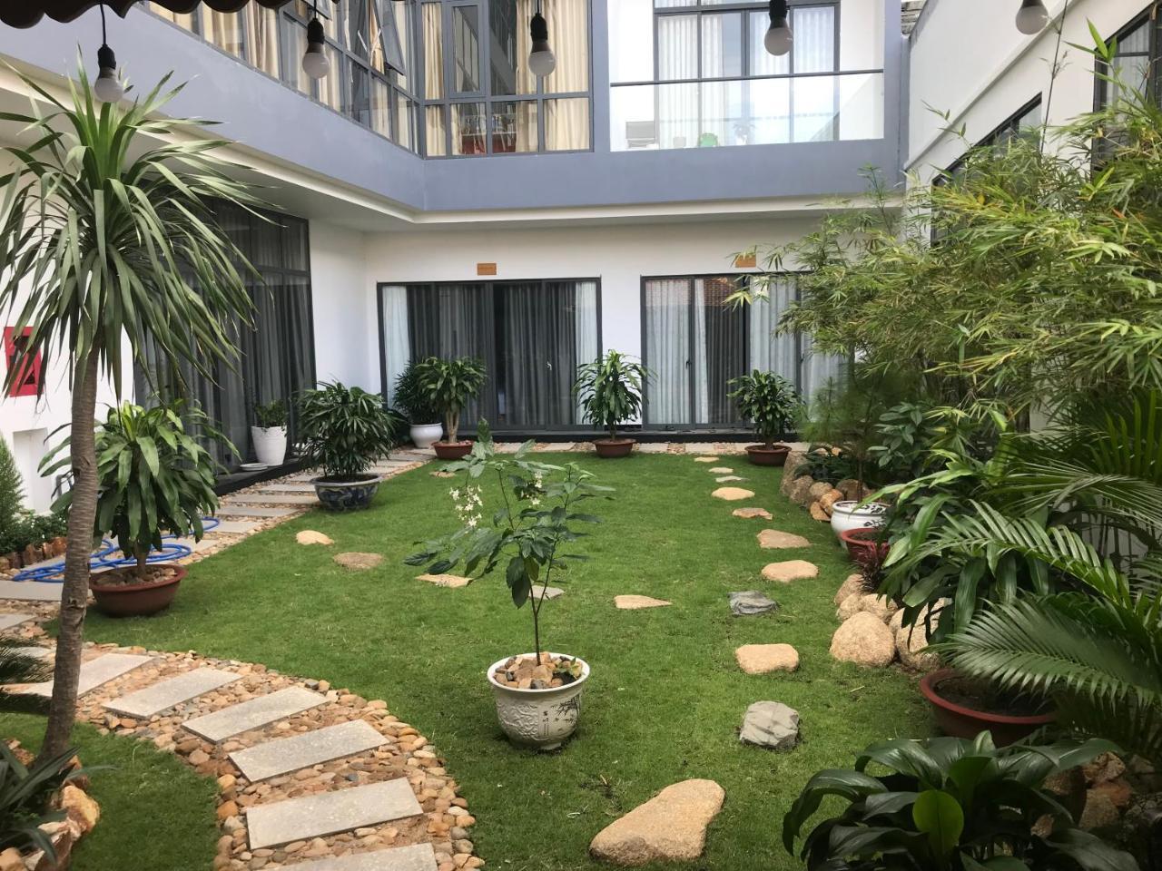 Lily Nha Trang