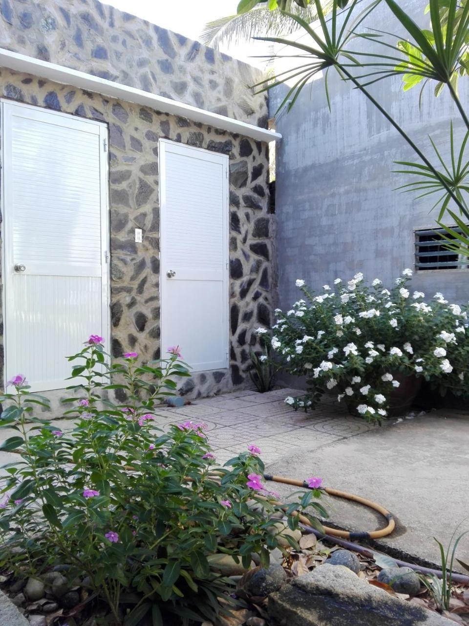The House 17/1 Hostel *