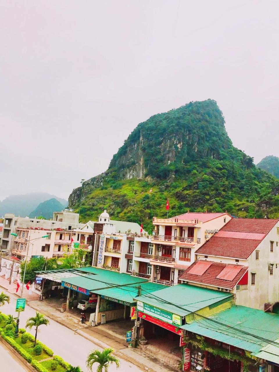 Golden Forest Khách sạn Phong Nha