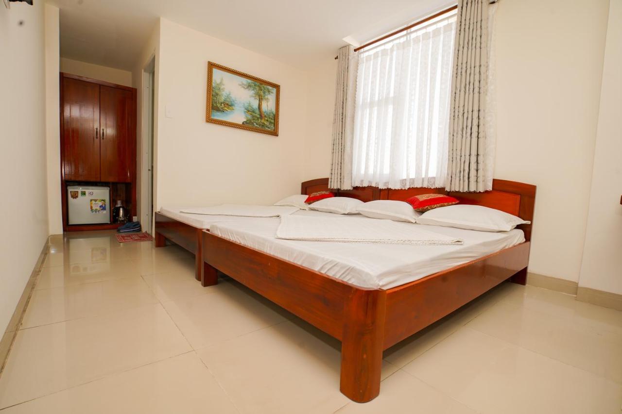 Hotel Nguyen Ha *