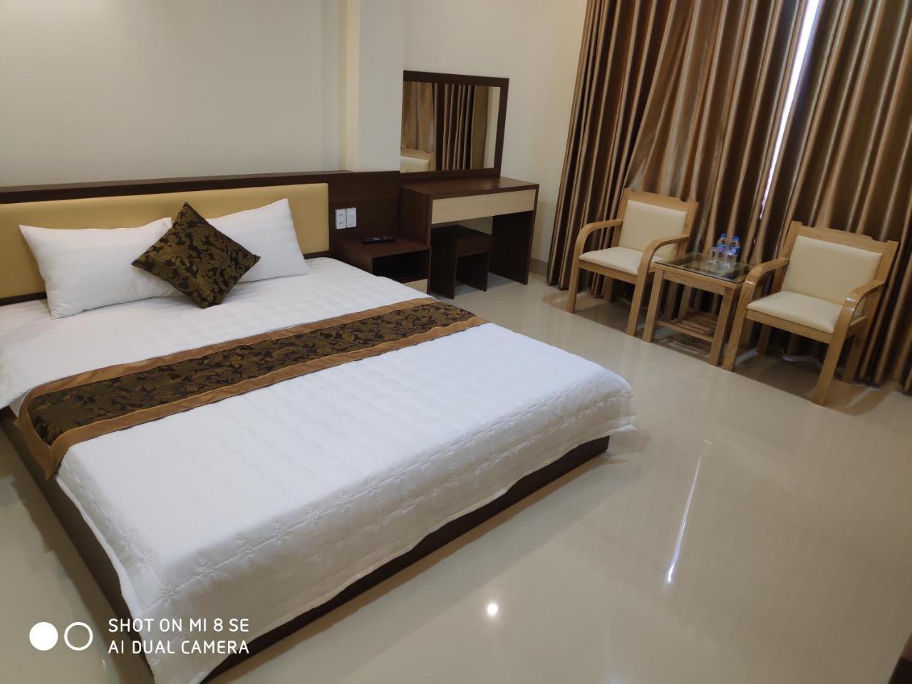 Khách sạn hẻo lánh Ngọc Anh Hạ Long