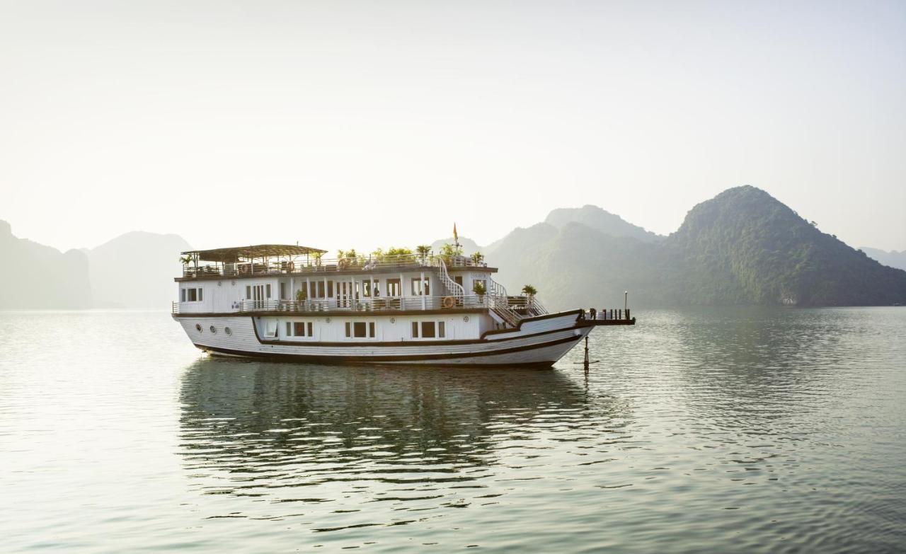 Majestic Halong Cruise  3*