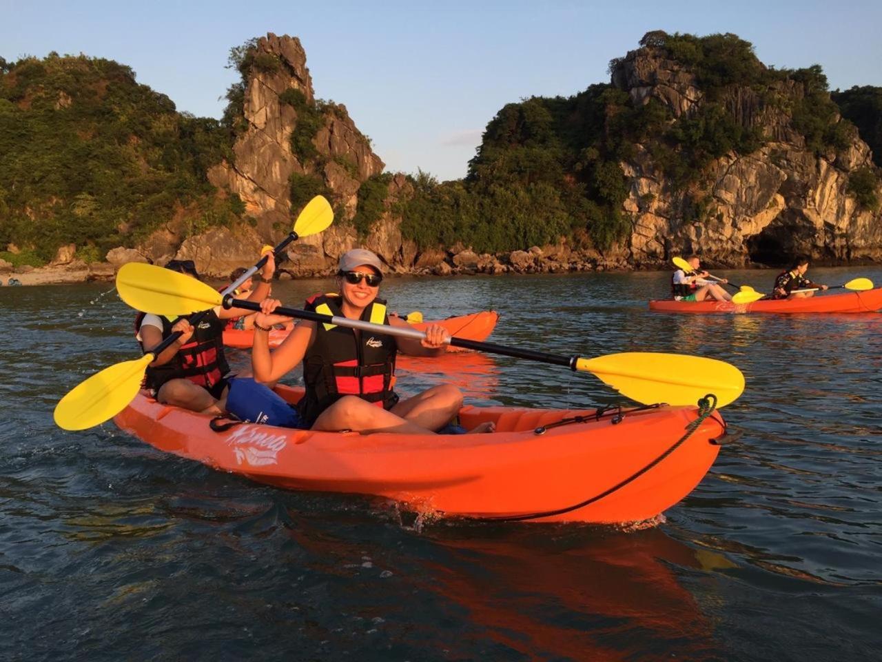  Renea Cruises Halong