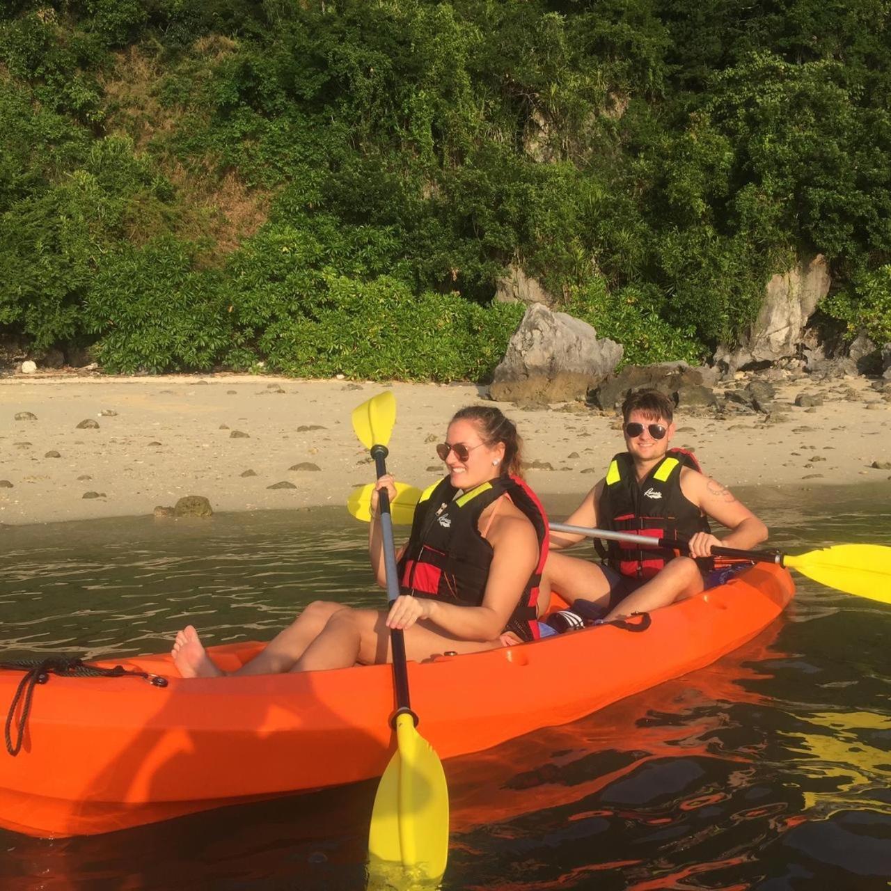  Renea Cruises Halong Ha Long