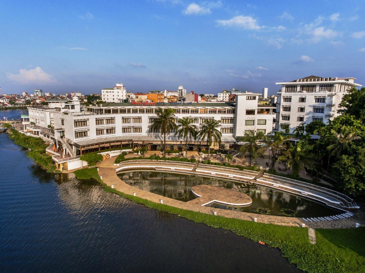 Resort Huong Giang &