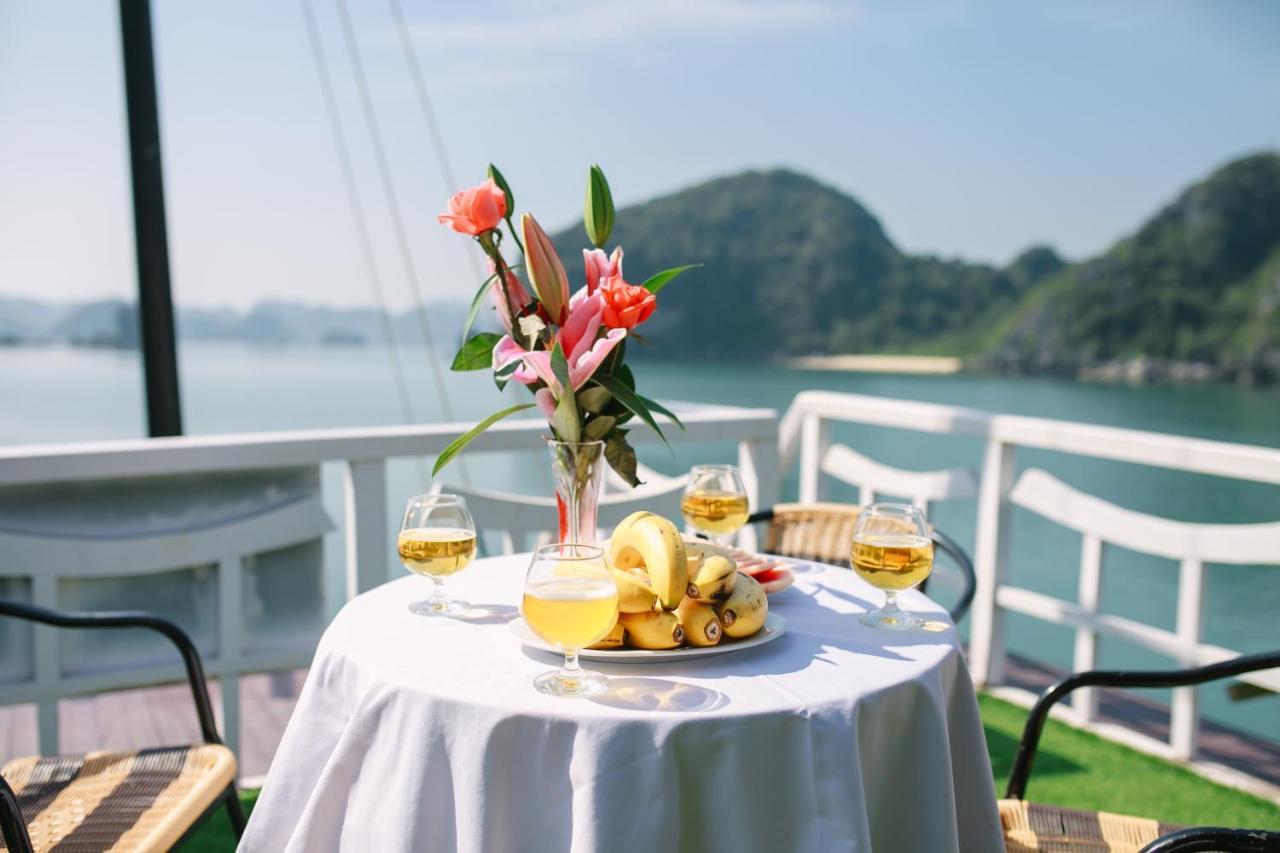  Viola Cruise Halong Bay