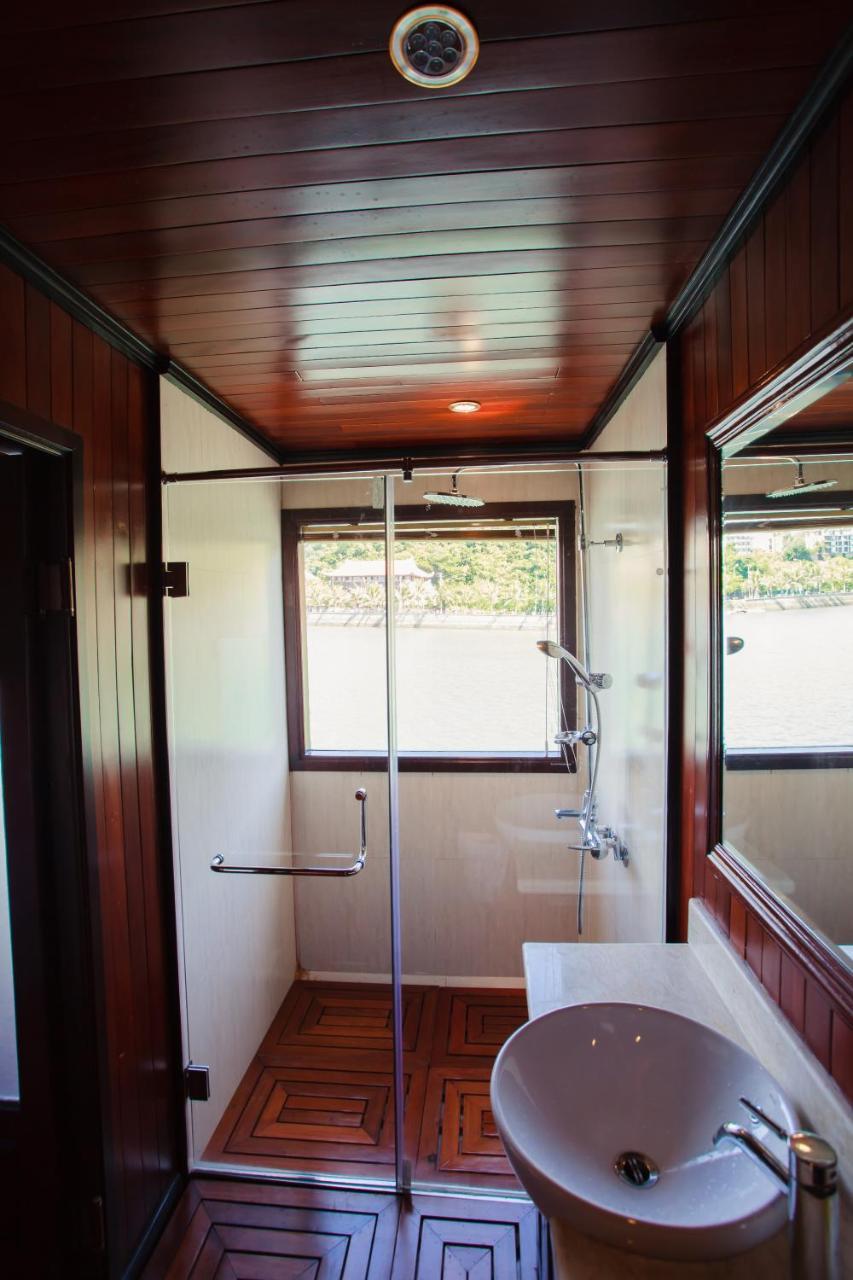 Viola Cruise Halong Bay 4*