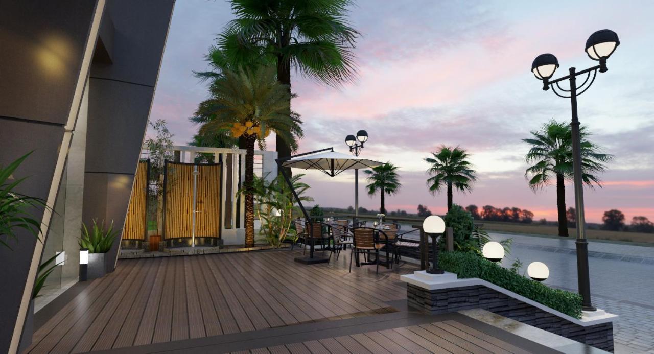 Marissa & Tien Hotel