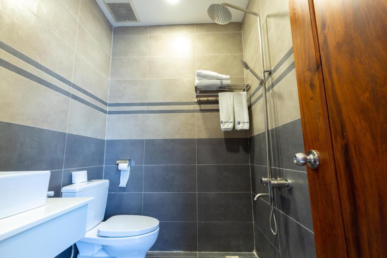 Khach San Tuyet Hien Hotel