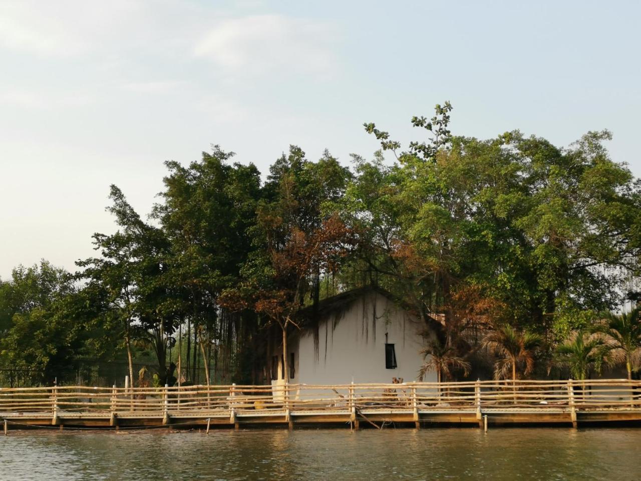 Chi-bu Riverside Khu nghỉ mát Nhon Trach
