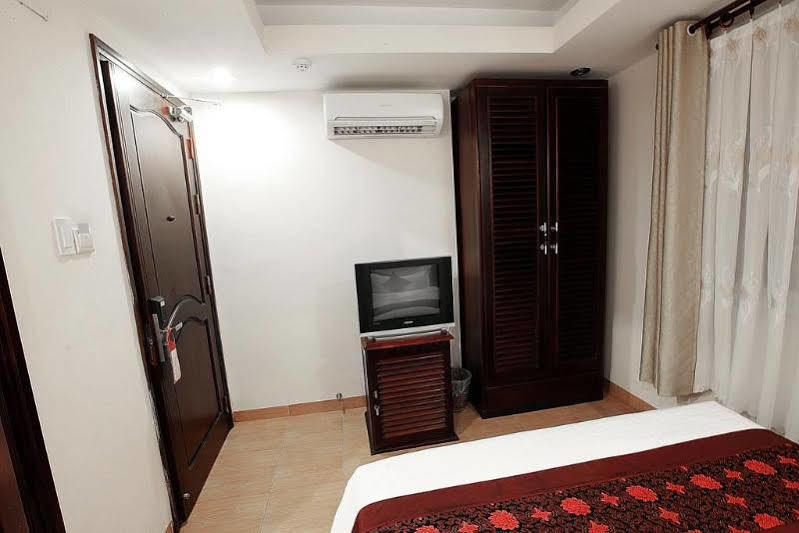 Carina Hotel