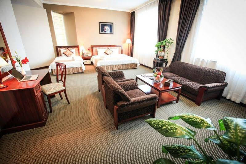 Hotel Aloha Halong 4*