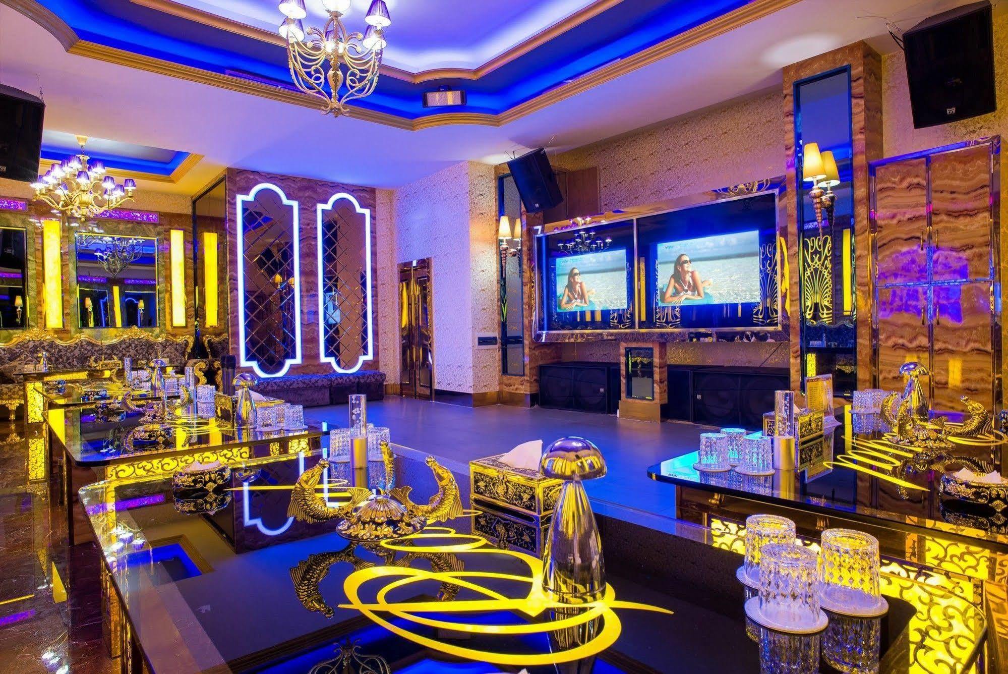 Hotel Royal Halong