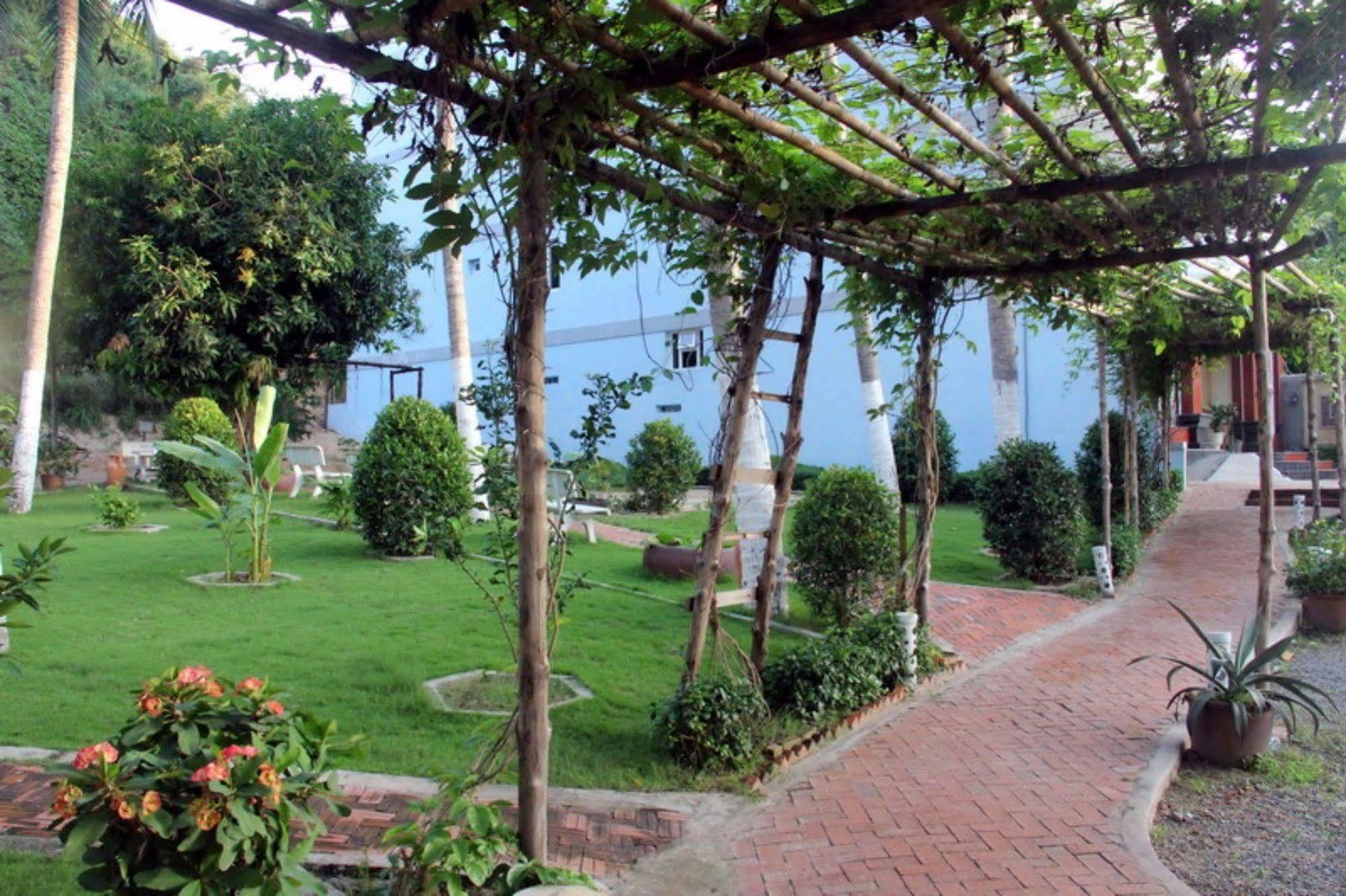 Ha Phuong Hotel 3*