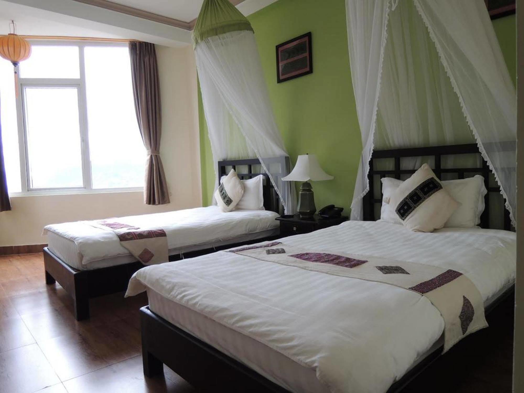 Hmong Hotel