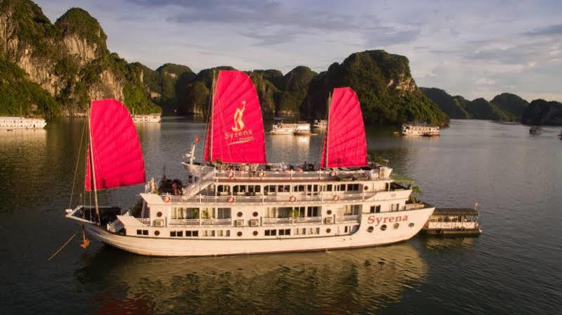  Syrena Cruises