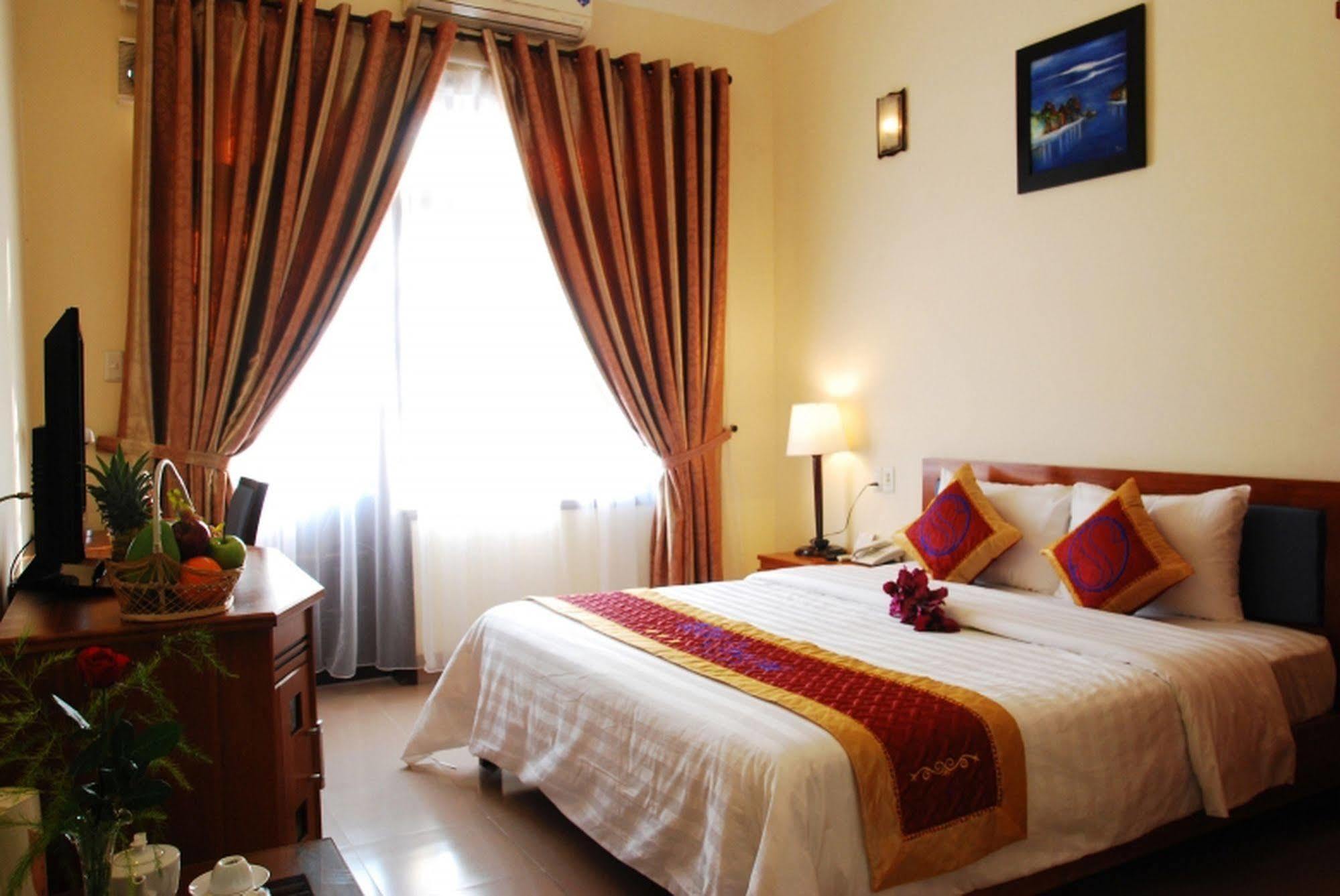 Flora Beach Hotel & Spa Da Nang