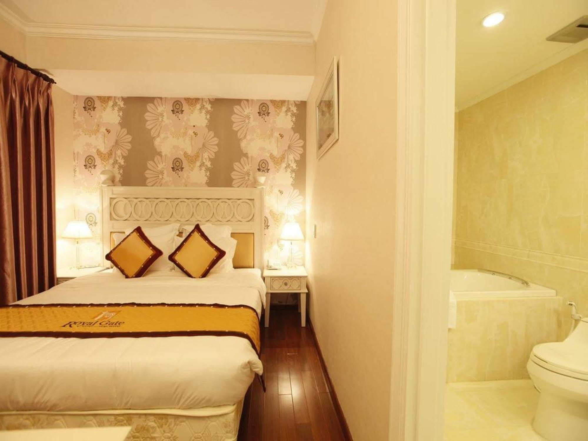 Royal Gate Hotel