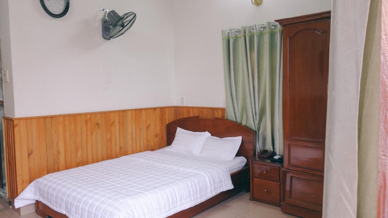 Hotel Huong 2*