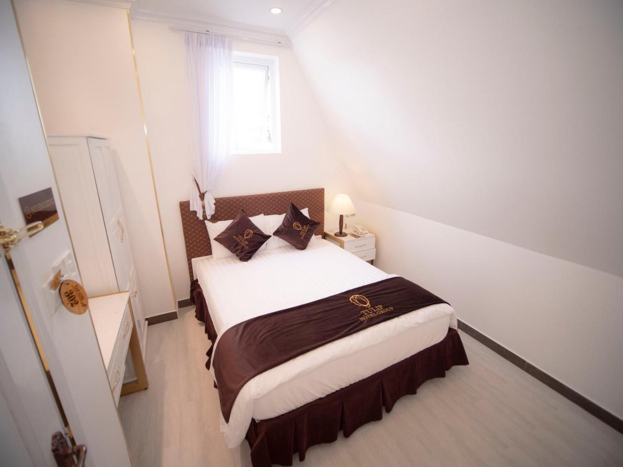Khách sạn Tulip View 3*