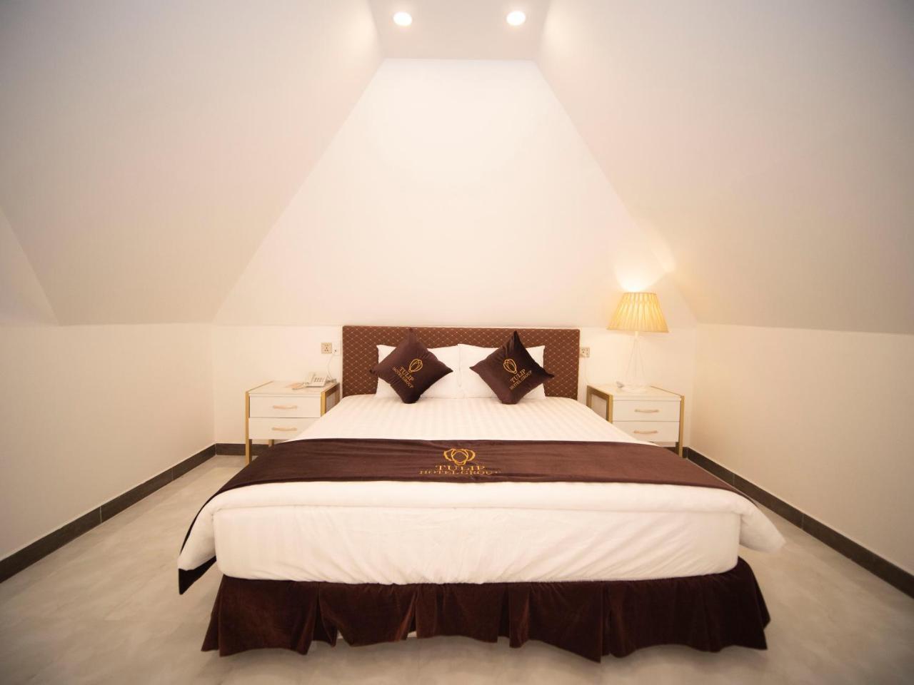 Tulip View 3*