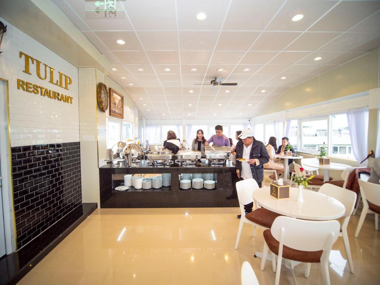 Tulip View 3*