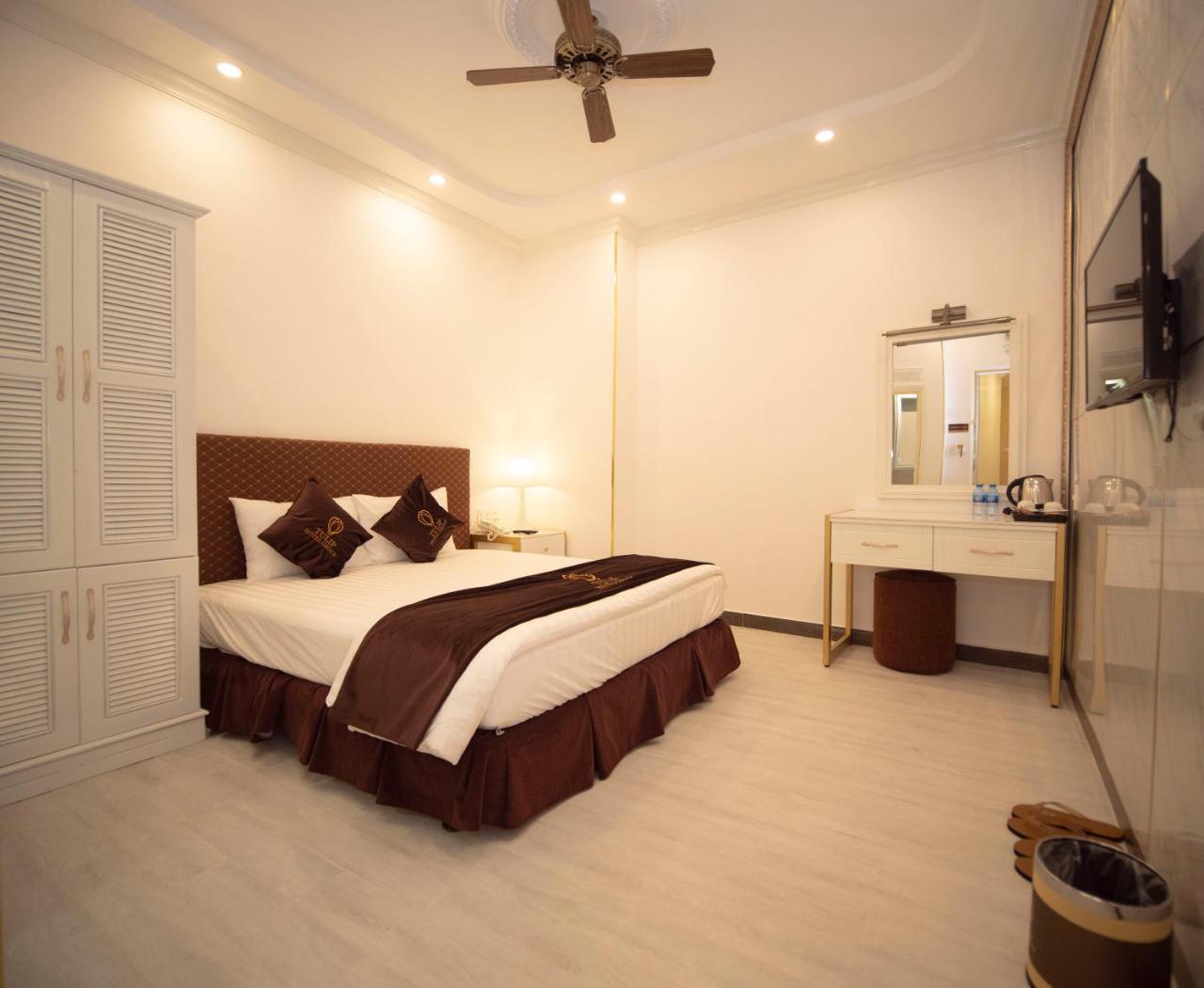 Khách sạn Tulip View 3*