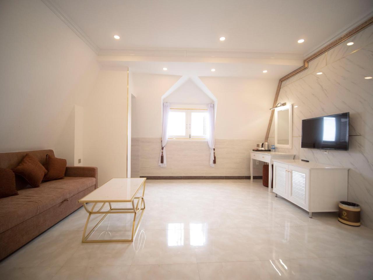 Tulip View Khách sạn 3*