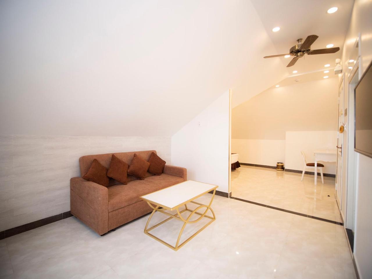 Khách sạn Tulip View 3*
