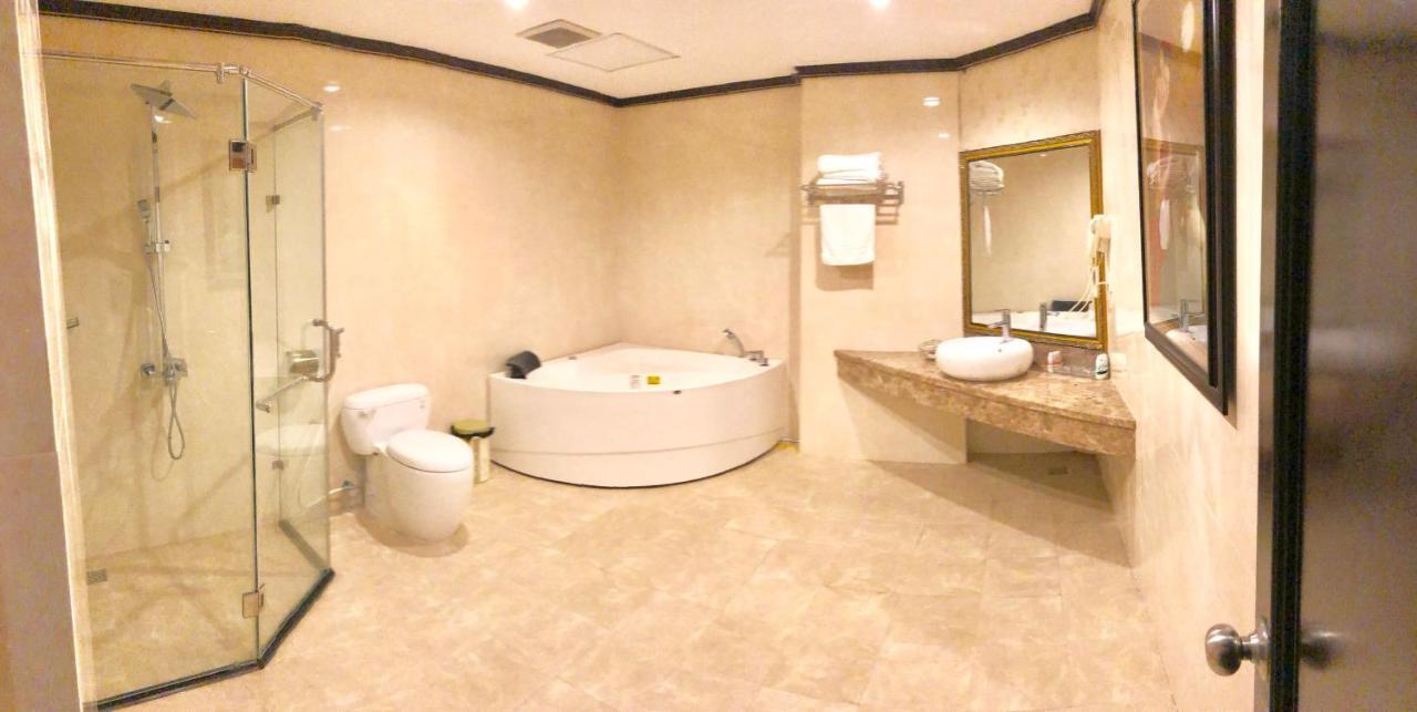 Plaza Hotel 4*