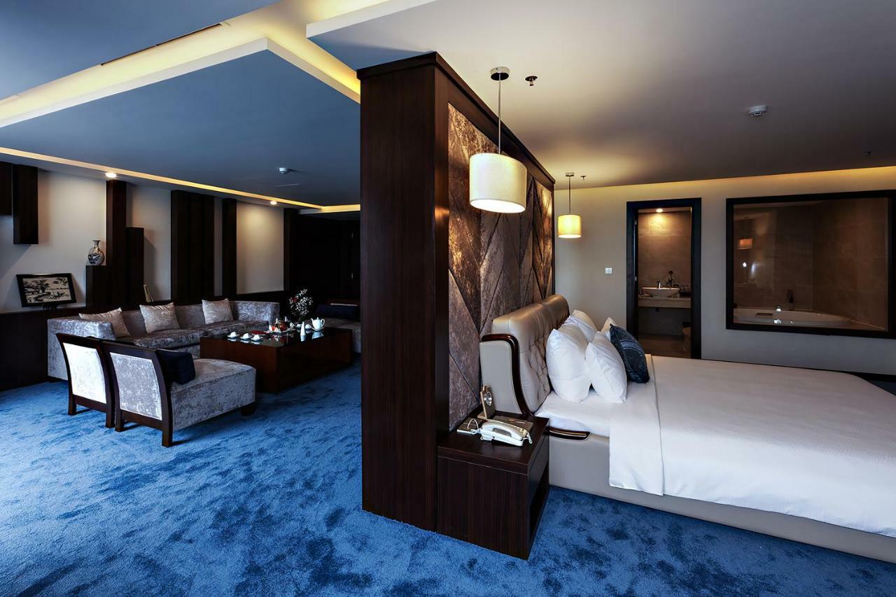 Khách sạn Luxury