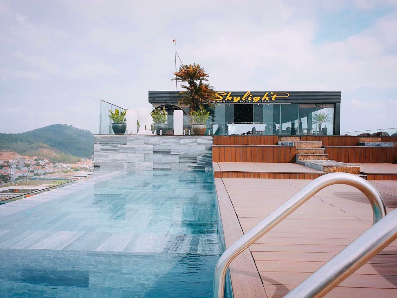 Luxury Hạ Long
