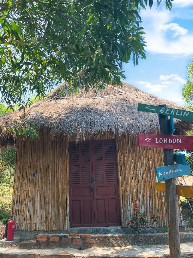 Life's A Beach Backpacker Hostel *