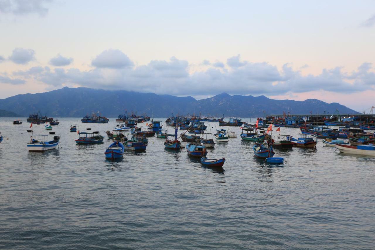 Moonlight Bay & Nha Trang