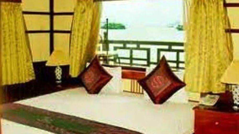 Cay Thong Hotel 2*