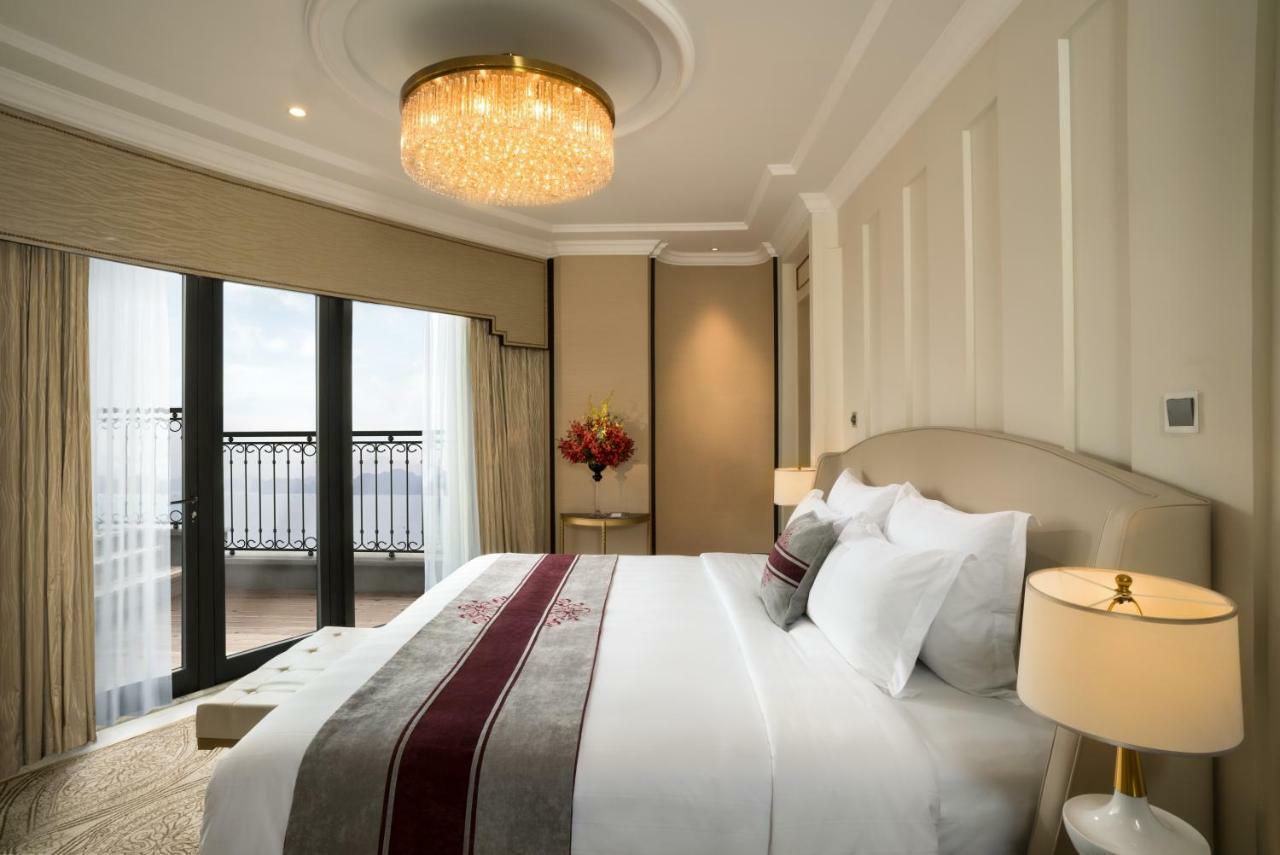 Vinpearl & 5* Ha Long