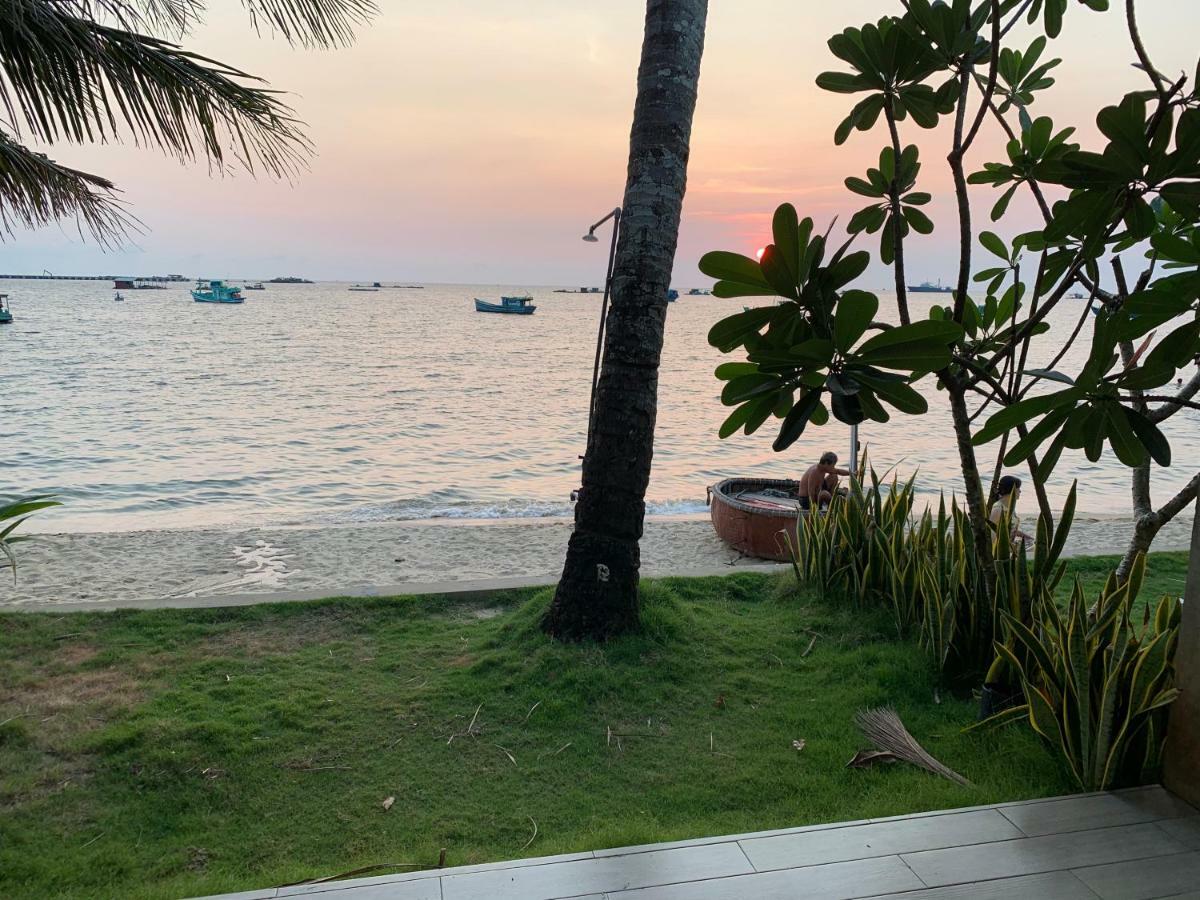 Hs House Island