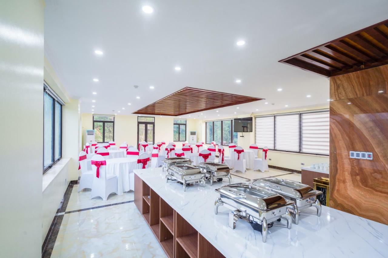 Khách sạn đinh Gia