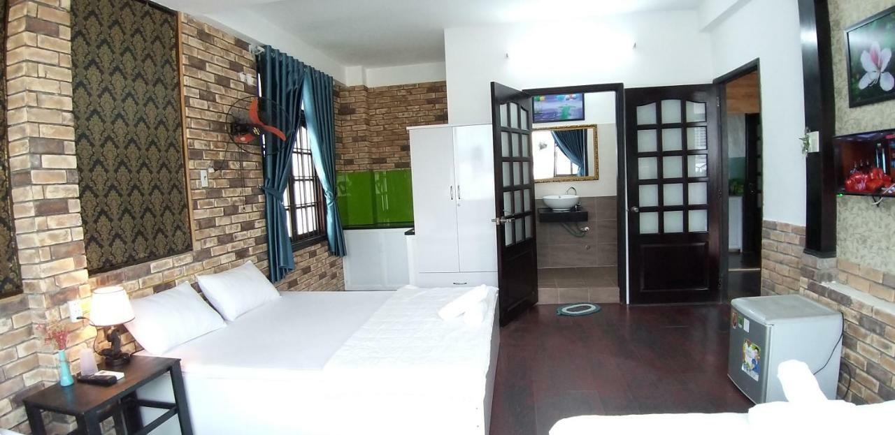 Ponys Motel Nha Trang