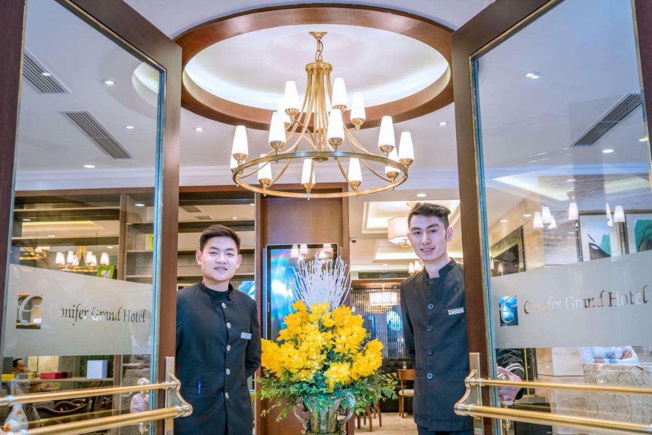 Conifer Grand Hotel 4*