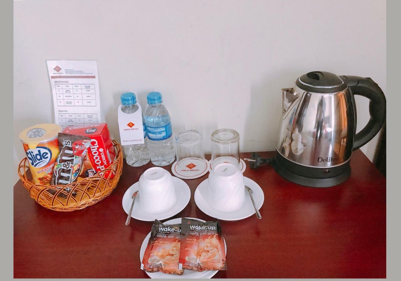 Hotel Gold Hue