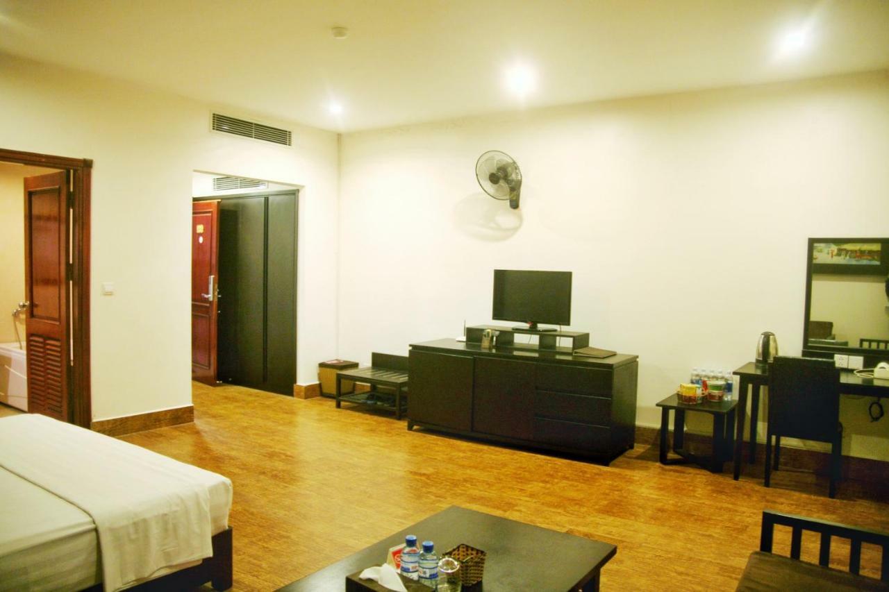 Plaza Hotel 4*