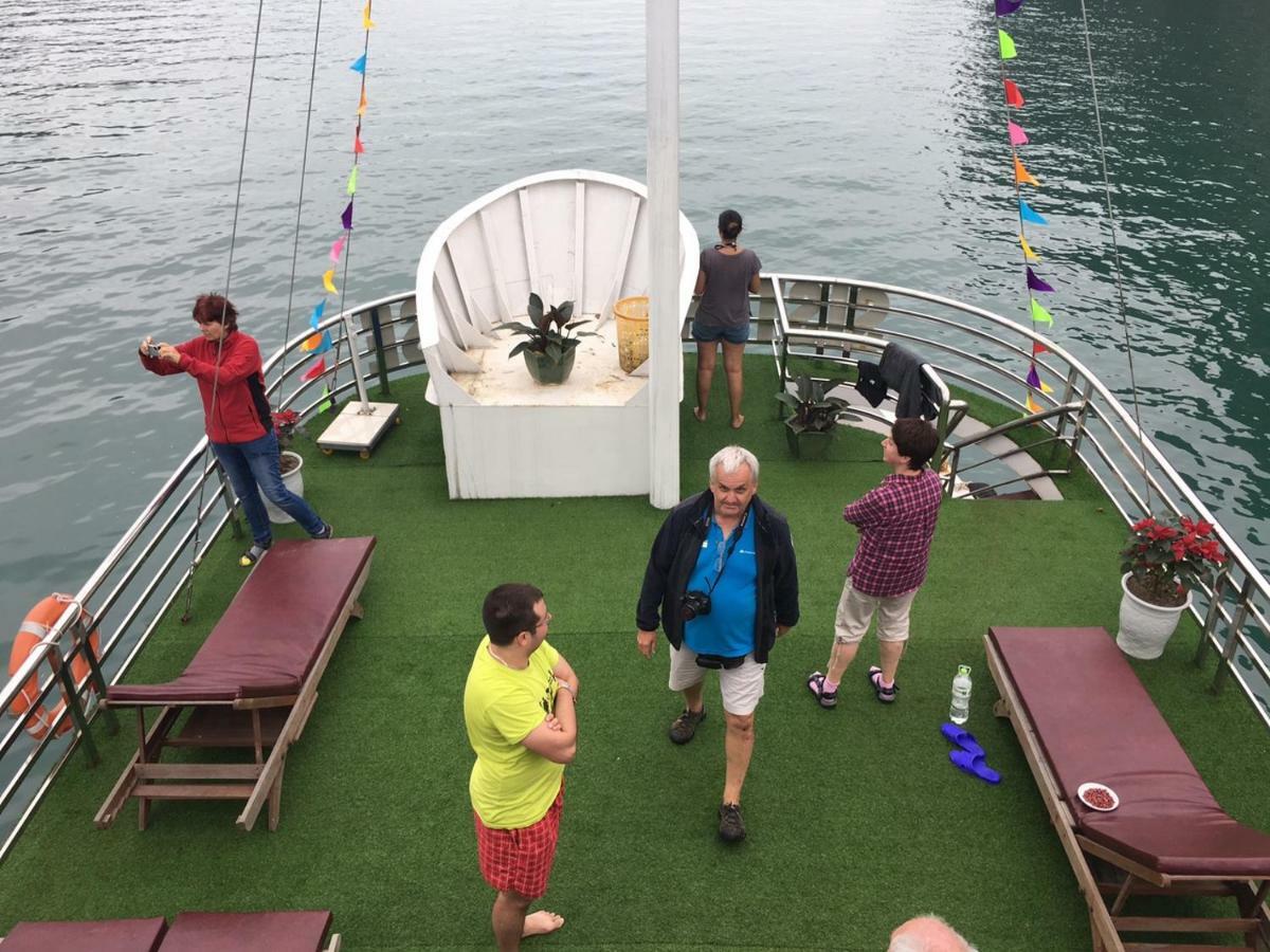 Botel Cat Ba Bay Cruises