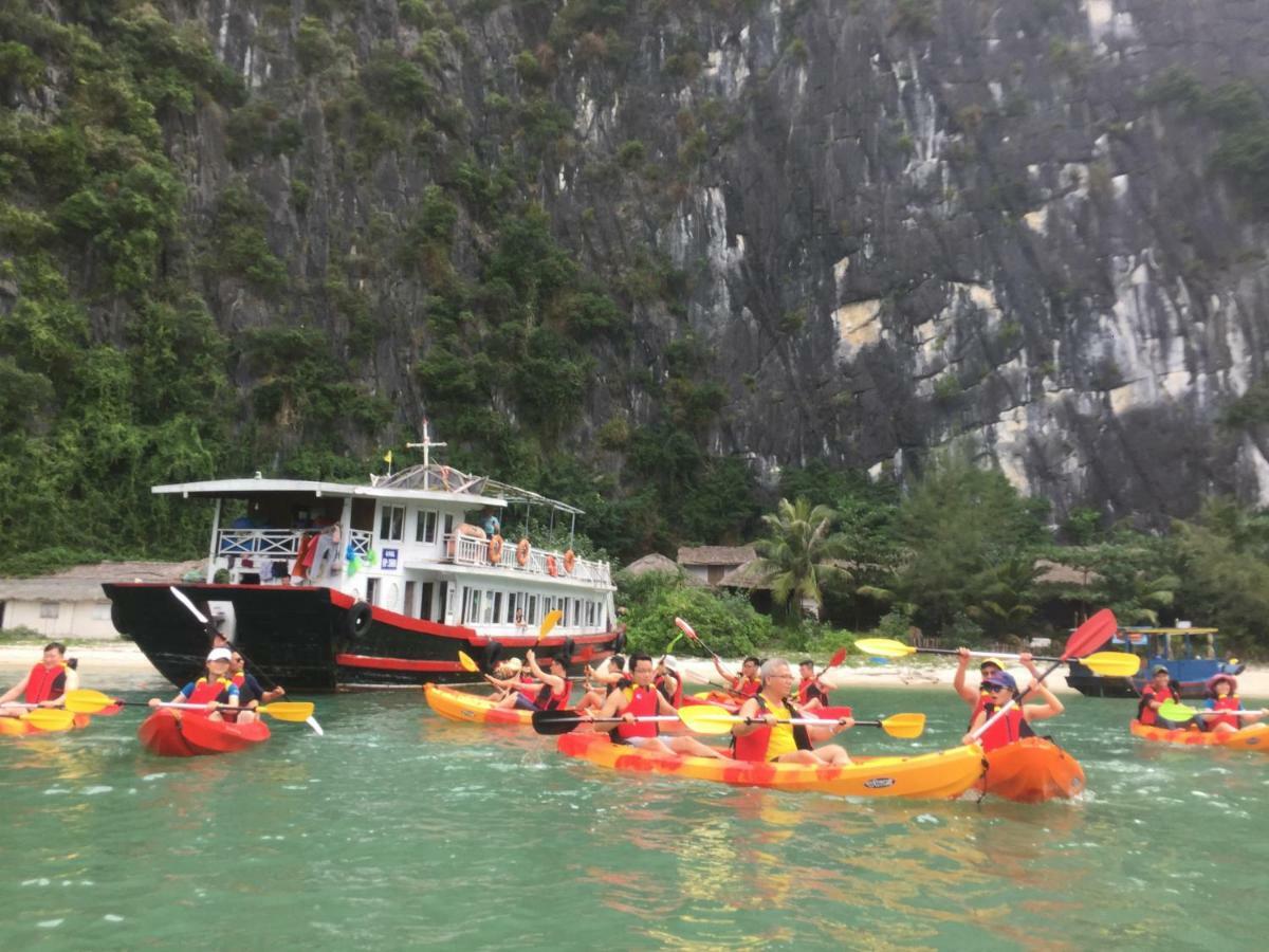 Cat Ba Bay Cruises