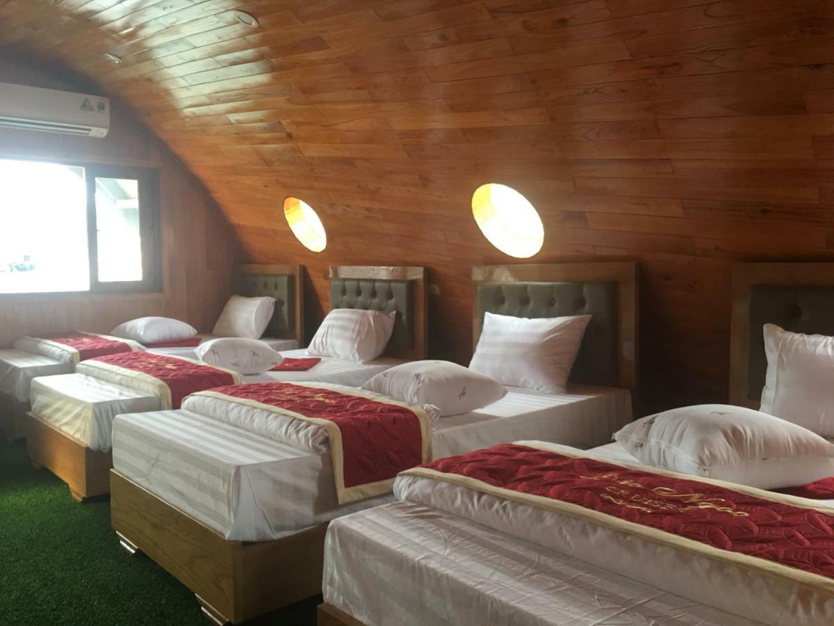 Cat Ba Bay Cruises Botel 2*
