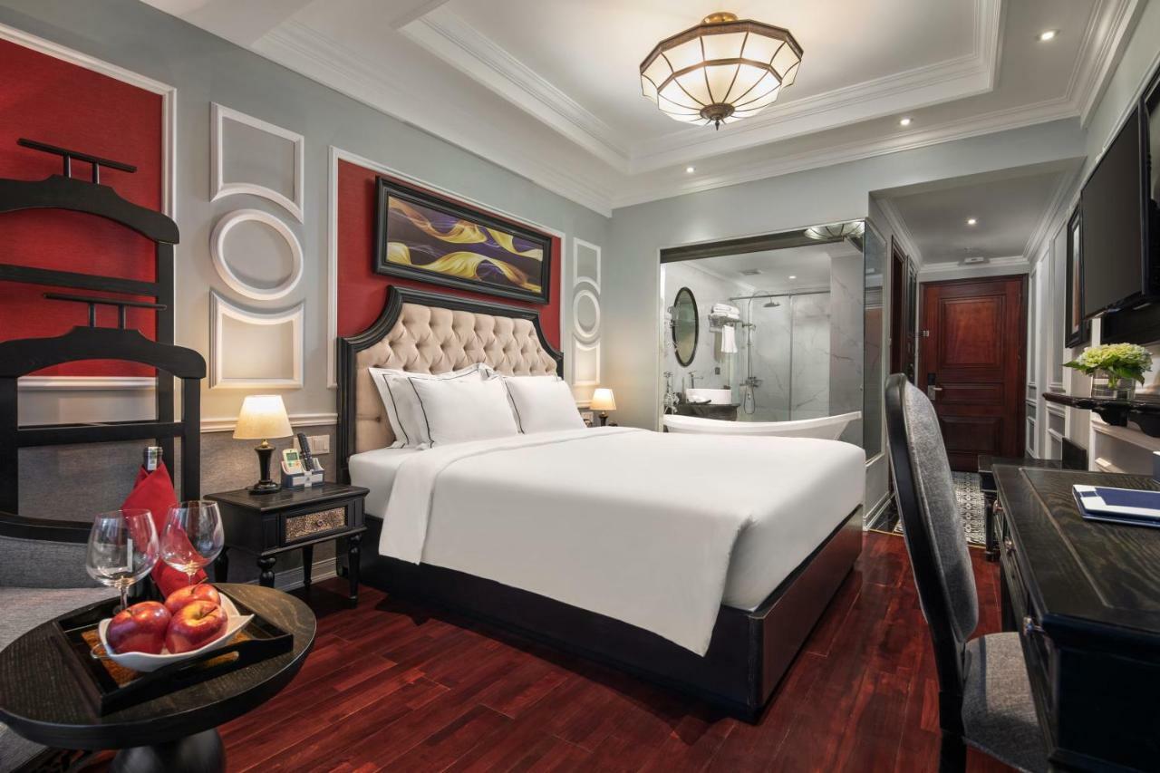 Acoustic & Hotel 4*